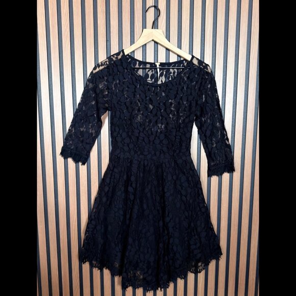 Free People Dresses & Skirts - Free People Dress 0 Womens Black Lacey Fit & Flare Frayed 3/4 Sleeve